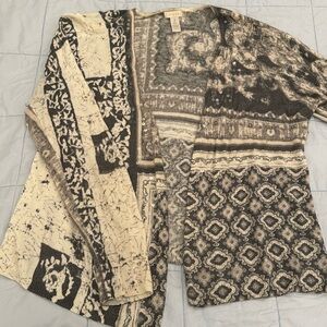 Soft cardigan with a touch of detail that elevates